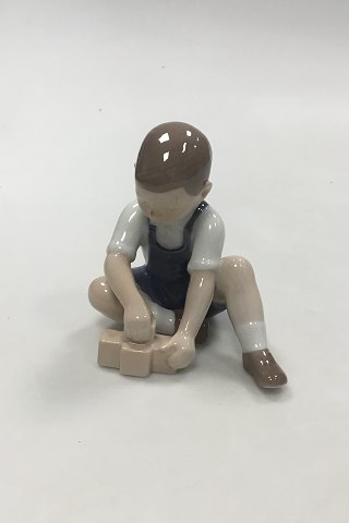 Bing and Grondahl Figurine - The Little Builder No. 2306