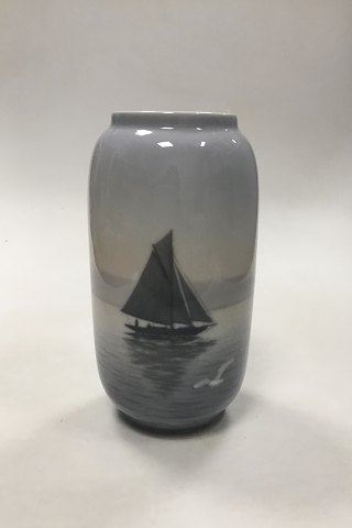 Royal Copenhagen Art Nouveau vase with sailboat no 1100 / 107