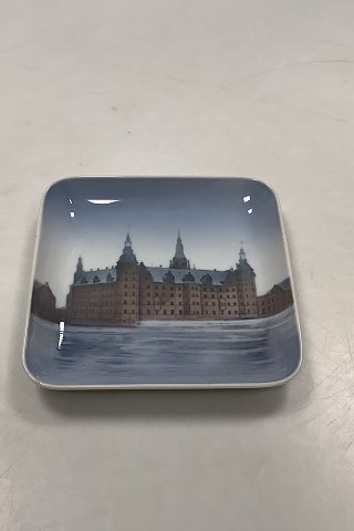 Bing and Grondahl Dish 455 Series Frederiksborg Castle No. 537