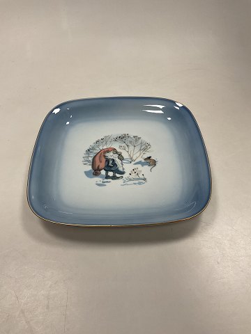 Bing and Grondahl Harald Wiberg Christmas Square Bowl No 304 / 3507