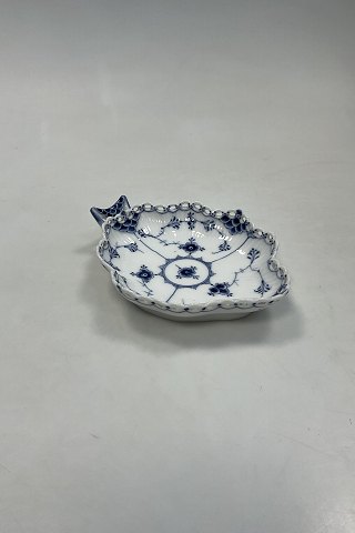 Royal Copenhagen Blue Fluted Full Lace Leaf Shaped Dish No 1076