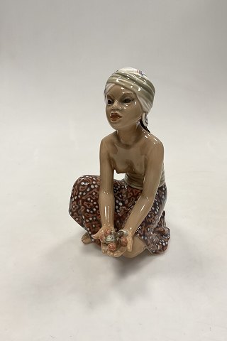 Dahl Jensen Figurine of Fruit seller from Bali No. 1238