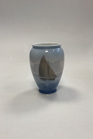 Bing and Grondahl Art Nouveau Vase No. 8623/365