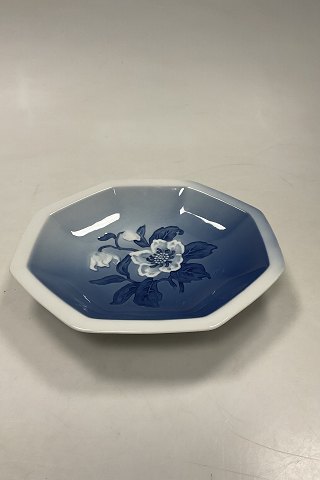 Bing and Grondahl Christmas Rose 8-sided bowl No. 217