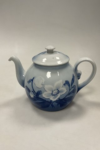 Bing and Grondahl Christmas Rose Tea Pot No. 92