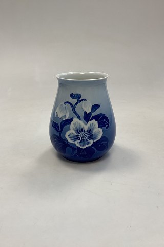 Bing and Grondahl Christmas Rose Vase No. 202