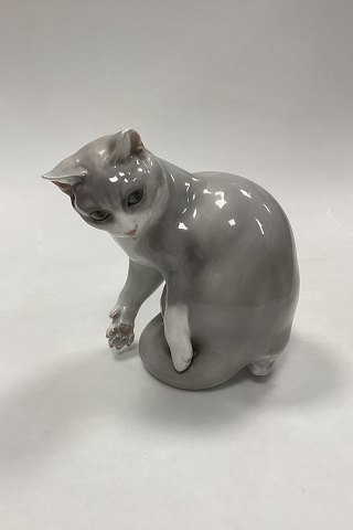 Bing and Grøndahl Figurine of Large Cat No. 1686