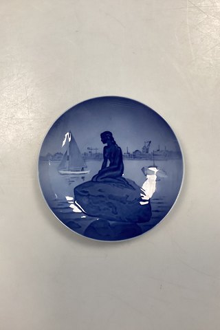 Royal Copenhagen Dish No. 4228 Langelinie