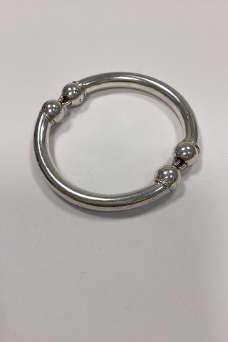 Modern Armring Bangle in silver