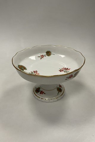 Royal Copenhagen Art Nouveau Pattern No. 225 Geranium Pedistal Bowl No. 2004