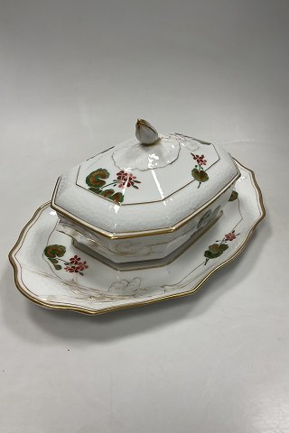 Royal Copenhagen Art Nouveau Pattern No. 225 Geranium Tureen with underplate No. 
2038 / 2040