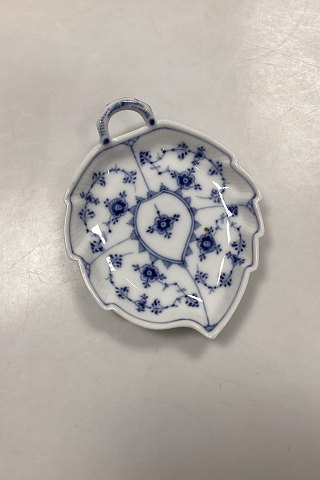 Royal Copenhagen Blue Fluted Plain Leaf-Shaped Assiette No. 143