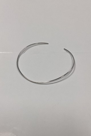 Modern Open Neckring in Sterling Silver. 