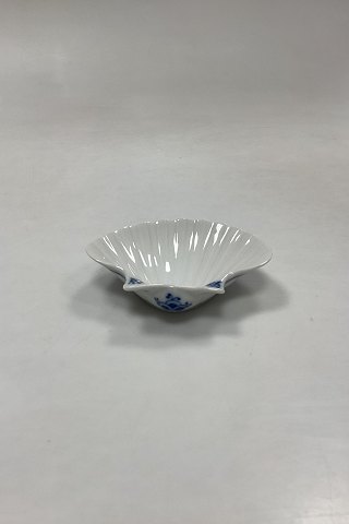 Royal Copenhagen Blue Fluted Plain Seashell Dish/Bowl No. 2032