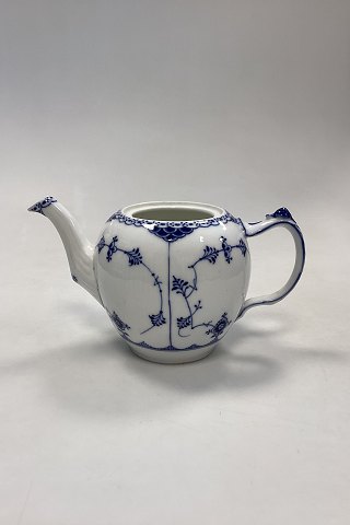 Royal Copenhagen Blue Fluted Half Lace Tea Pot No. 611