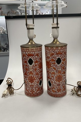 Chinese Oriental Pair of Lamps in Iron Red Decoration Qianlong