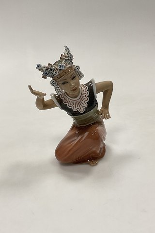 Dahl Jensen Figurine Oriental Girl Monuia No. 1323