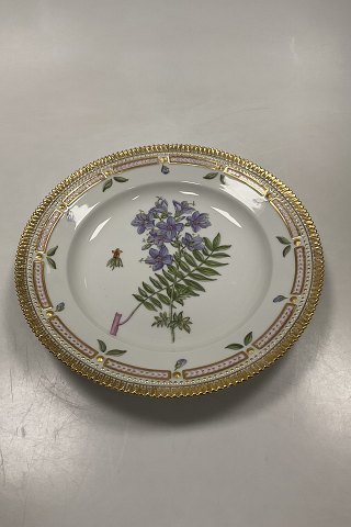 Royal Copenhagen Flora Danica Dinner Plate No 3549.